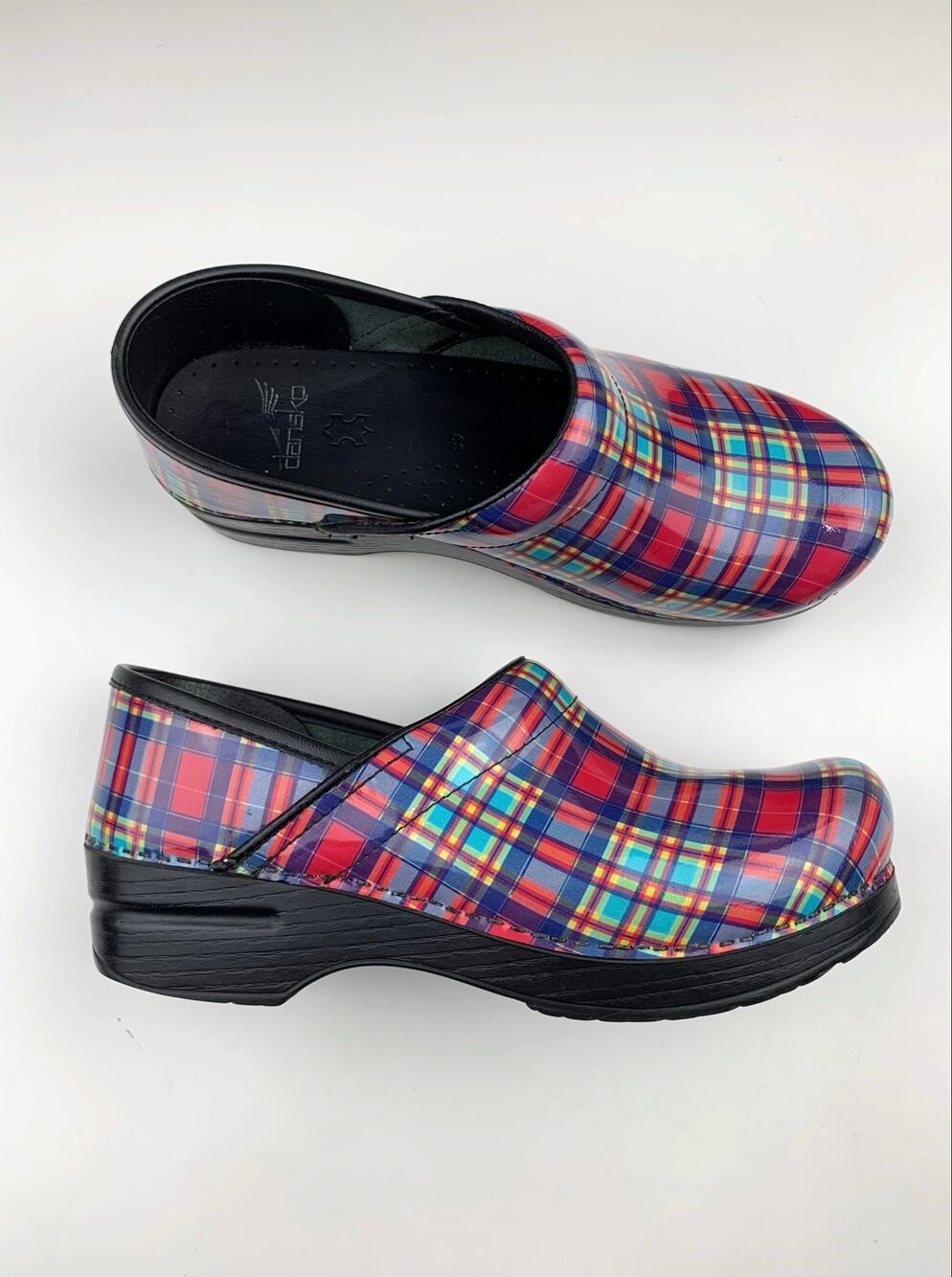 Dansko Clogs Plaid Patent Leather Upper Slip On Comfort Shoes Womens 39 US 8.5 9